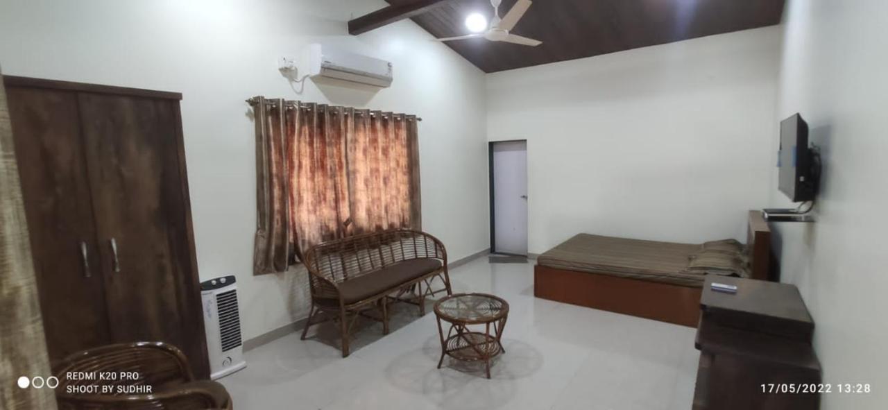 Vasant Lata Farm House Villa Barashiv ภายนอก รูปภาพ